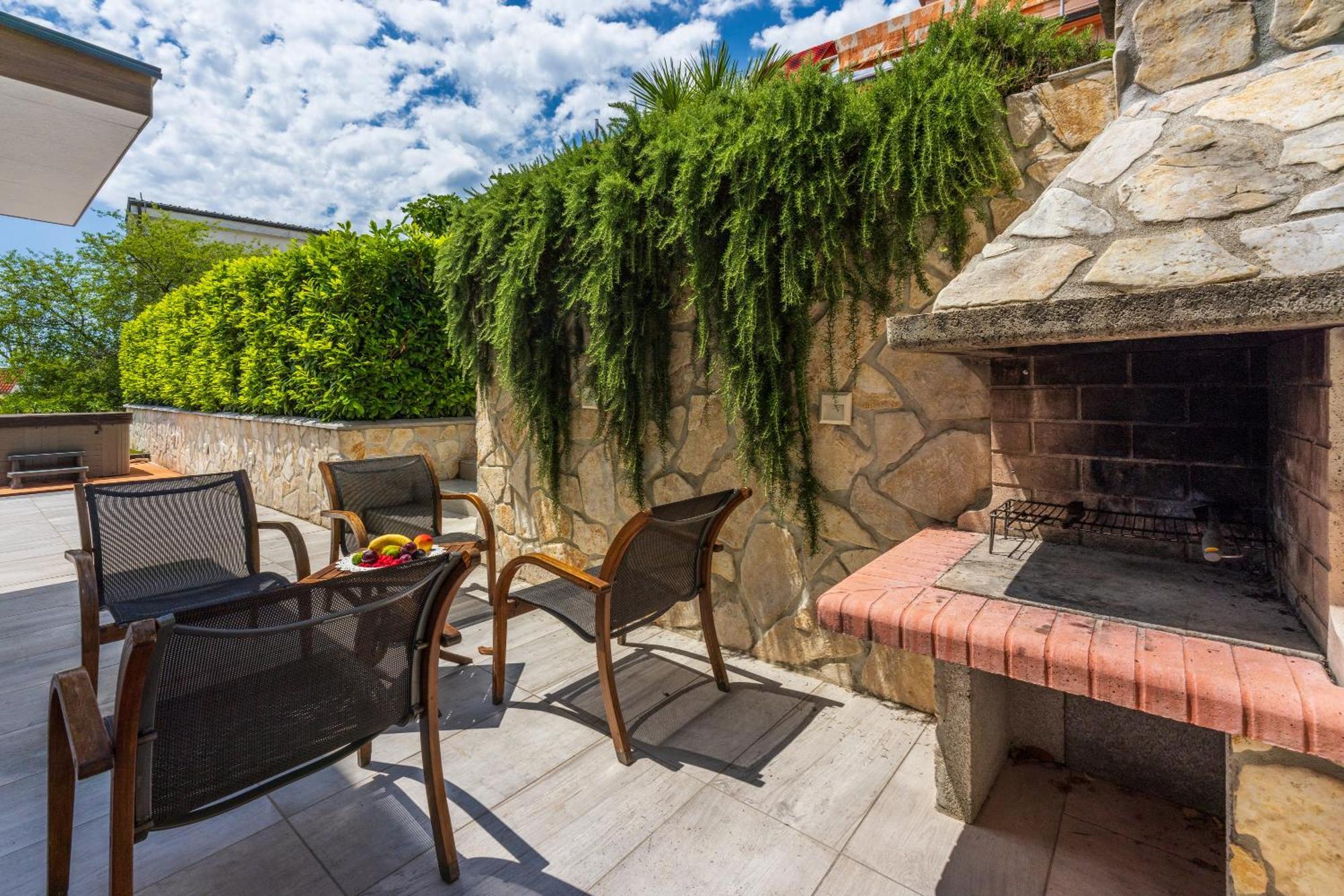 Relax Derossi 2 Apartment Crikvenica Bagian luar foto