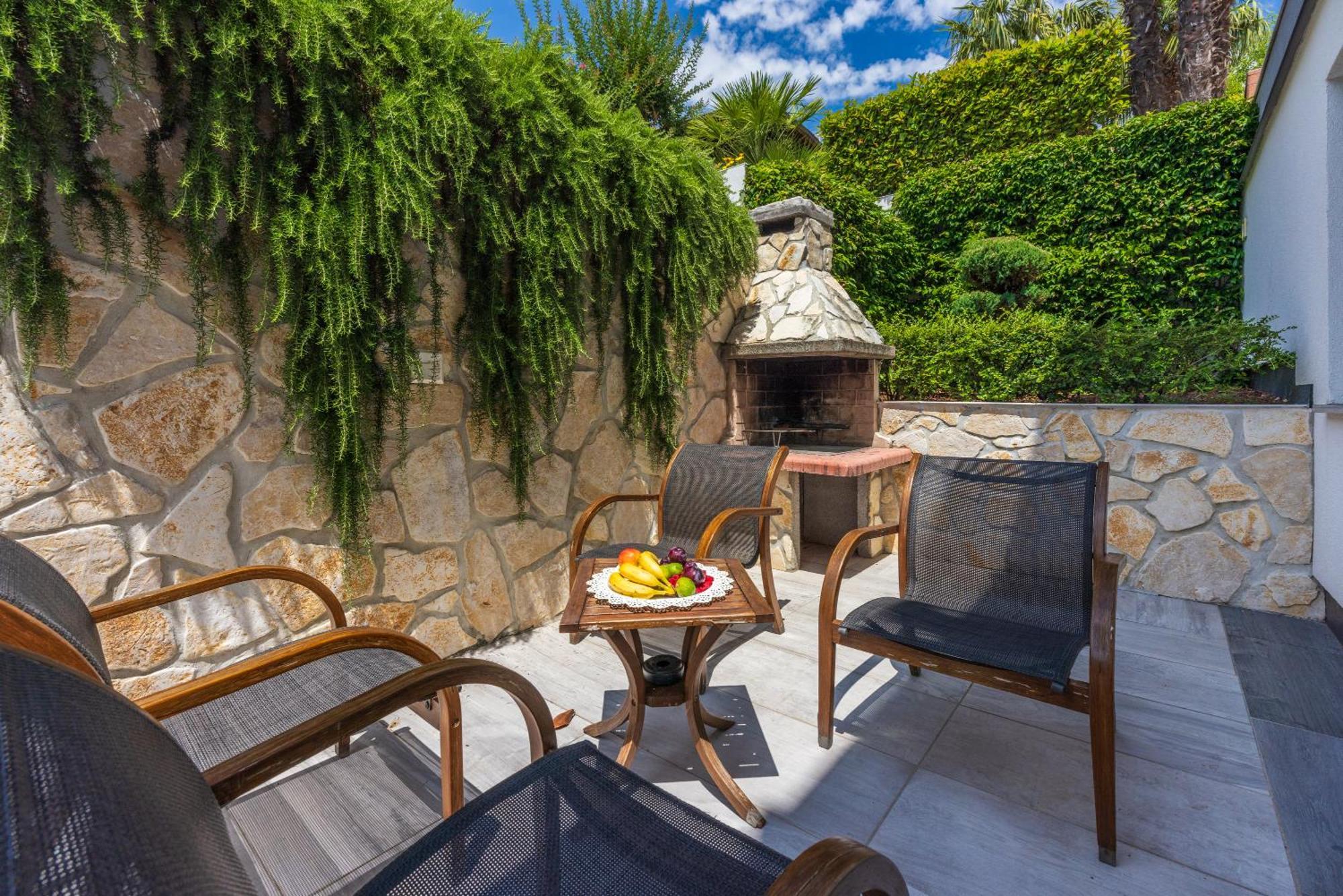 Relax Derossi 2 Apartment Crikvenica Bagian luar foto
